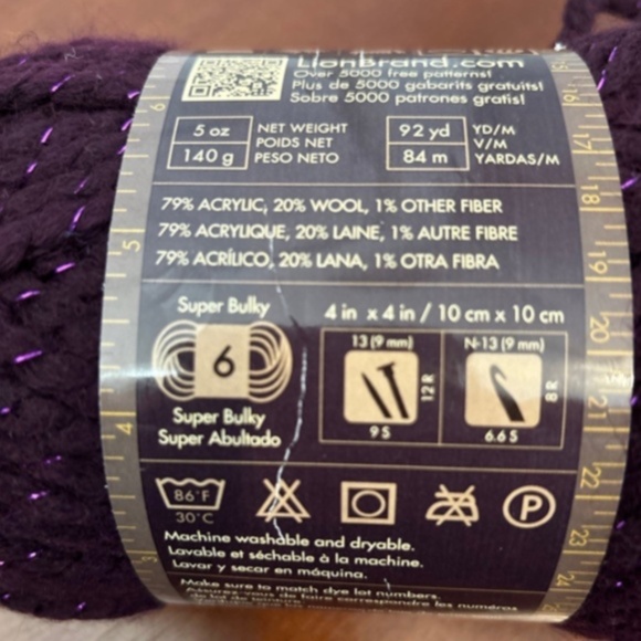 3 skeins of purple super bulky yarn - Galaxy - Picture 6 of 6